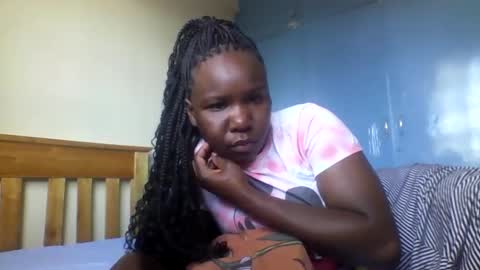 Snapshot of honeymuny chatting on November 2025 05:40:02 AM Honeymuny online show from November 2025 05:40:02 AM