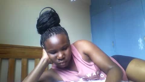 Snapshot of honeymuny chatting on December 2025 08:34:01 AM Honeymuny online show from December 2025 08:34:01 AM