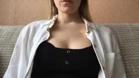 honeynymph online show from February 2025 12:05:02 PM
