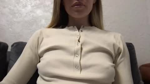 honeynymph online show from September 2025 04:06:01 AM