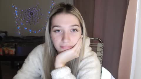 honeyveil online show from November 2025 12:51:01 PM