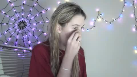 honeyveil online show from November 2025 11:57:02 AM