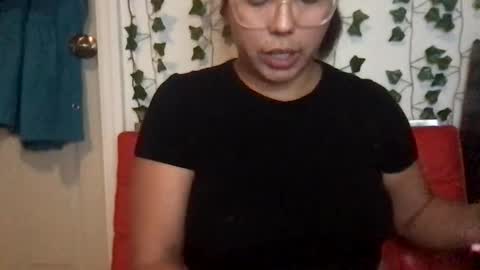 Snapshot of honeyy_89 chatting on September 2025 10:42:02 PM honeyyy89 online show from September 2025 10:42:02 PM