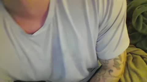 Snapshot of honorablyrespectedgent chatting on November 2025 10:43:02 PM Andrew online show from November 2025 10:43:02 PM