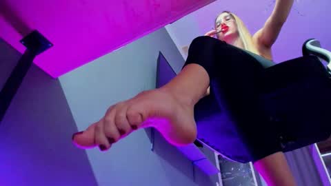 hooot_blonde777 online show from October 2025 11:46:02 PM