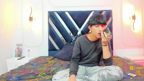 hoot_booys_ online show from November 2025 03:23:01 AM