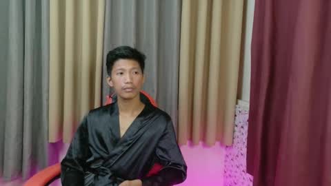 Snapshot of horny_asianmoreno chatting on November 2025 06:29:01 PM ROGER online show from November 2025 06:29:01 PM
