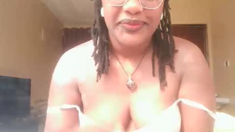 Snapshot of horny_sexxy_babe chatting on November 2025 05:54:01 AM Lucy online show from November 2025 05:54:01 AM