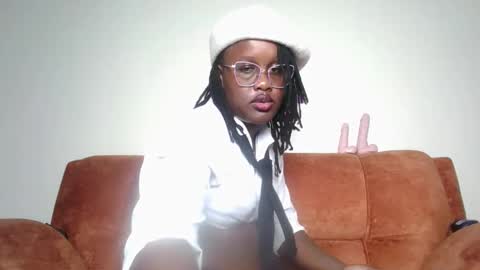 Snapshot of horny_sexxy_babe chatting on December 2025 01:31:01 PM Lucy online show from December 2025 01:31:01 PM