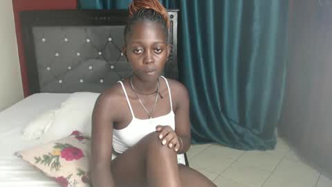 Snapshot of hornybella4 chatting on December 2024 08:58:02 PM Bella online show from December 2024 08:58:02 PM