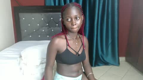 Snapshot of hornybella4 chatting on February 2025 06:49:02 PM Bella online show from February 2025 06:49:02 PM