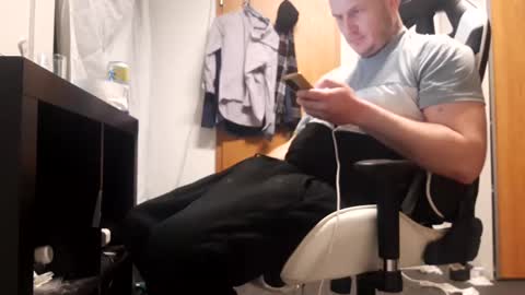 hornycock_1993 online show from January 2025 12:49:01 AM
