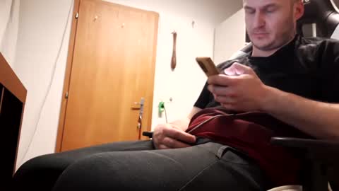 hornycock_1993 online show from February 2025 05:53:02 PM