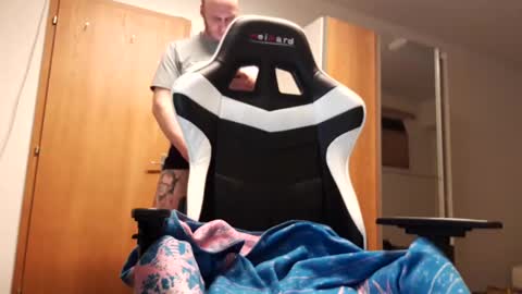 hornycock_1993 online show from February 2025 01:46:02 AM