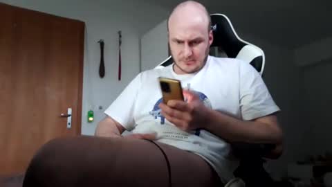 hornycock_1993 online show from February 2025 03:46:01 PM