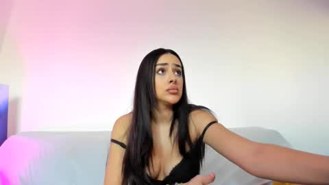 Snapshot of hornyemma_ chatting on December 2024 08:49:02 AM Emma online show from December 2024 08:49:02 AM