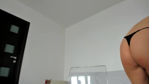 Snapshot of hornyemma_ chatting on February 2025 08:38:01 AM Emma online show from February 2025 08:38:01 AM