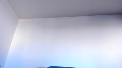 Snapshot of hornyemma_ chatting on September 2025 05:42:01 AM Emma online show from September 2025 05:42:01 AM