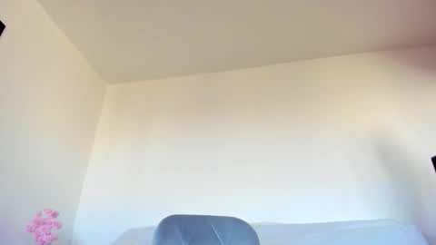 Snapshot of hornyemma_ chatting on October 2025 08:37:02 AM Emma online show from October 2025 08:37:02 AM