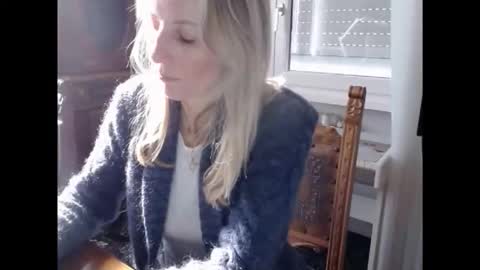 Snapshot of hornyssima chatting on November 2025 09:28:02 AM Hornyssima online show from November 2025 09:28:02 AM