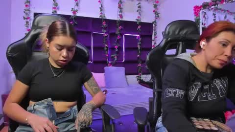 hornyy mom online show from October 2025 01:26:02 PM