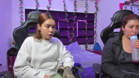 hornyy mom online show from October 2025 01:24:02 PM