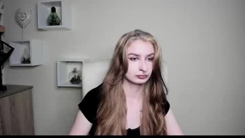 NINA online show from October 2025 05:52:01 AM