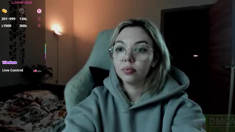   online show from October 2025 09:15:01 PM