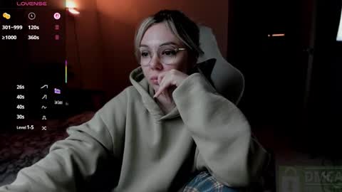   online show from October 2025 10:43:02 PM