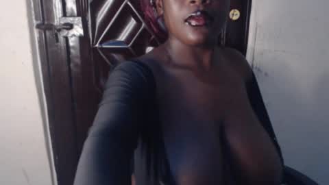 Snapshot of hot_choco2 chatting on October 2025 09:04:02 PM Coco online show from October 2025 09:04:02 PM