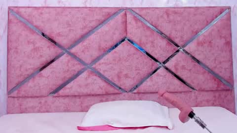 Snapshot of hot_emiily chatting on October 2025 11:29:02 AM Emily online show from October 2025 11:29:02 AM