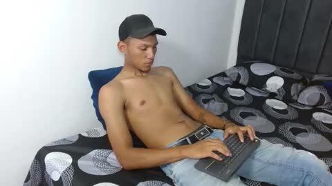 hot_kratoxxx online show from September 2025 07:35:01 PM