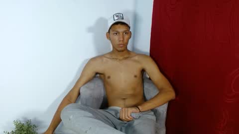 hot_kratoxxx online show from September 2025 07:48:01 PM