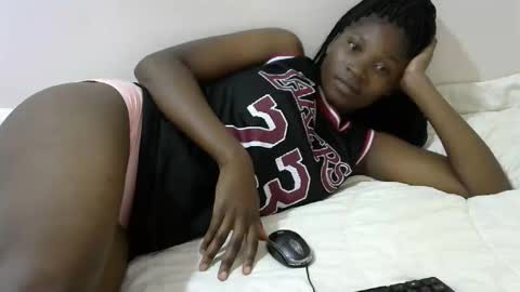 LONNAH online show from February 2025 06:56:02 PM