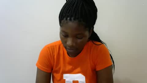LONNAH online show from February 2025 12:44:02 PM