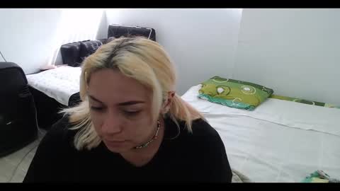 Mia online show from January 2025 06:32:02 PM