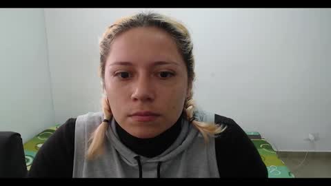 Mia online show from February 2025 01:43:01 PM