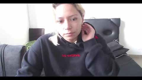 Mia online show from February 2025 12:36:01 PM