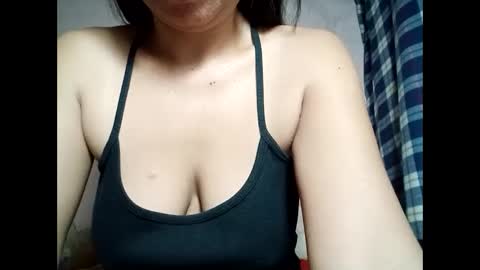 hot_warrios247 online show from February 2025 11:24:01 PM