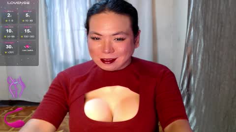 Snapshot of hotasian_mama chatting on October 2025 07:17:01 AM Grace online show from October 2025 07:17:01 AM