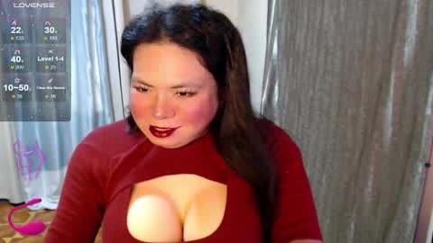 Snapshot of hotasian_mama chatting on October 2025 07:17:02 AM Grace online show from October 2025 07:17:02 AM