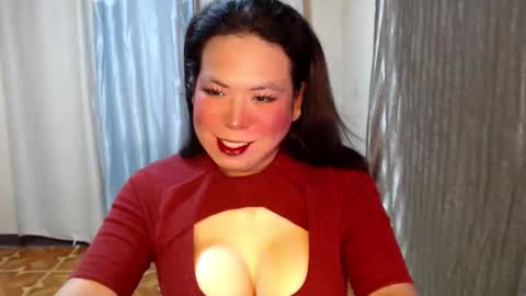 Snapshot of hotasian_mama chatting on October 2025 08:37:02 AM Grace online show from October 2025 08:37:02 AM