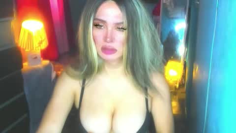 Snapshot of hotbabe_tanya chatting on October 2025 01:50:02 AM T A N Y A online show from October 2025 01:50:02 AM