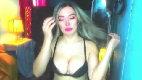 Snapshot of hotbabe_tanya chatting on November 2025 11:54:01 PM T A N Y A online show from November 2025 11:54:01 PM