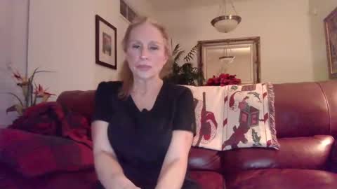 hotblondemilf1962 online show from December 2024 12:31:02 AM