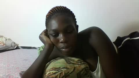 Snapshot of hotcutetracie chatting on October 2025 07:06:02 AM VICTORIA online show from October 2025 07:06:02 AM