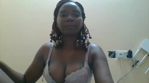 Queen online show from October 2025 07:02:01 PM