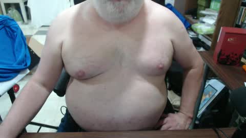 Snapshot of hotgrandpa594u chatting on September 2025 05:07:01 PM hotgrandpa594u online show from September 2025 05:07:01 PM