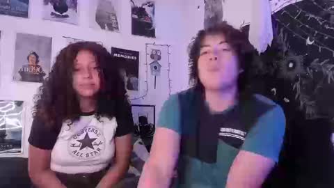 Snapshot of hothoneychile chatting on September 2025 02:05:02 PM Sam and Nico online show from September 2025 02:05:02 PM