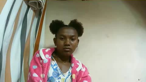 Snapshot of hotiesveronique chatting on October 2025 02:29:01 AM veronique online show from October 2025 02:29:01 AM